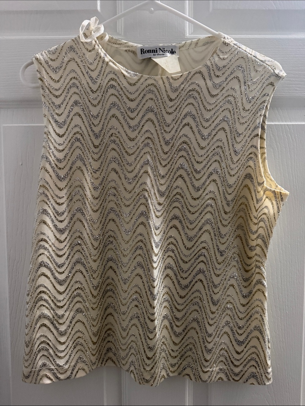 Ronni Nicole Cream and Silver Wave Metallic Sleeveless Blouse